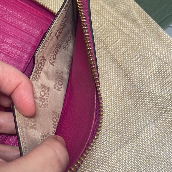 USED - Michael Kors Pink Leather Wallet - Picture 6 of 10